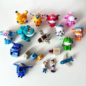 Super Wings Transforming Jets World Airport Playset